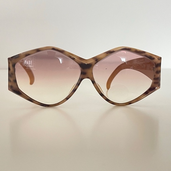 Vintage Christian Dior 2230-10 - Picture 2 of 9